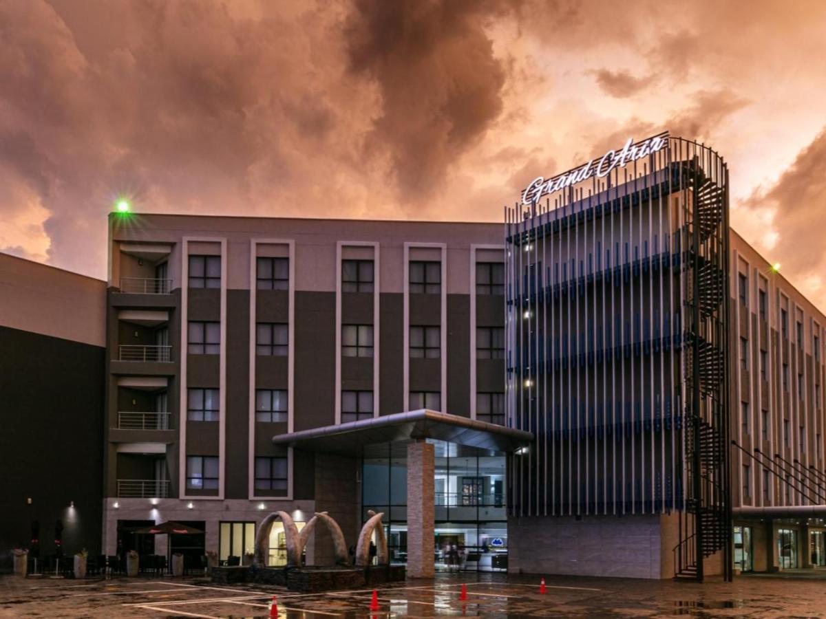 The Grand Aria Hotel And Conference Centre Gaborone Extérieur photo